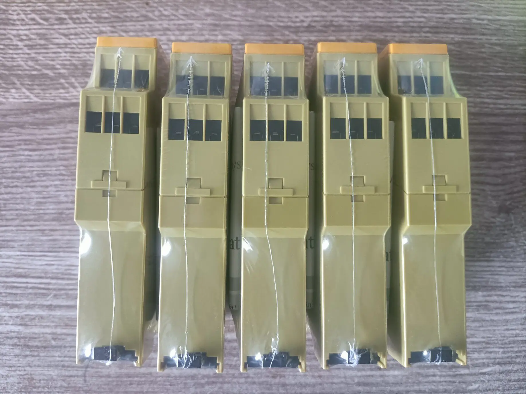 New Pilz PILZ safety relay PZEX4V model 774580 in Stock