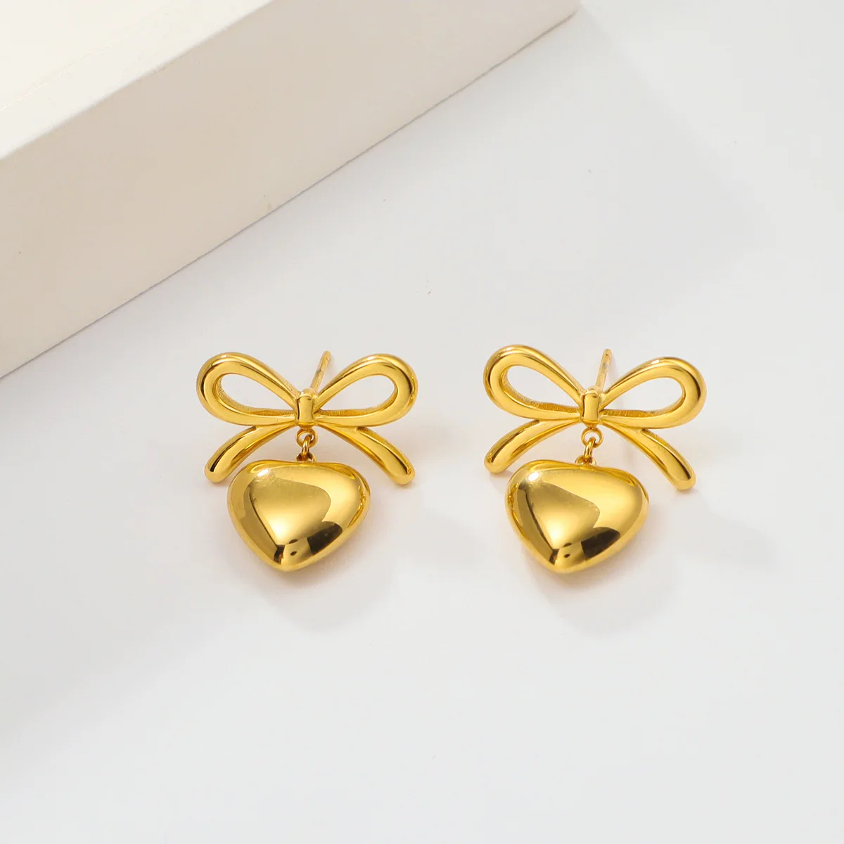 Trendy Golden Heart Drop Earrings for Women Hollow Out Metal Bow Kont Dangle Earrings Wedding Party Simple Toamnetic Jewelry