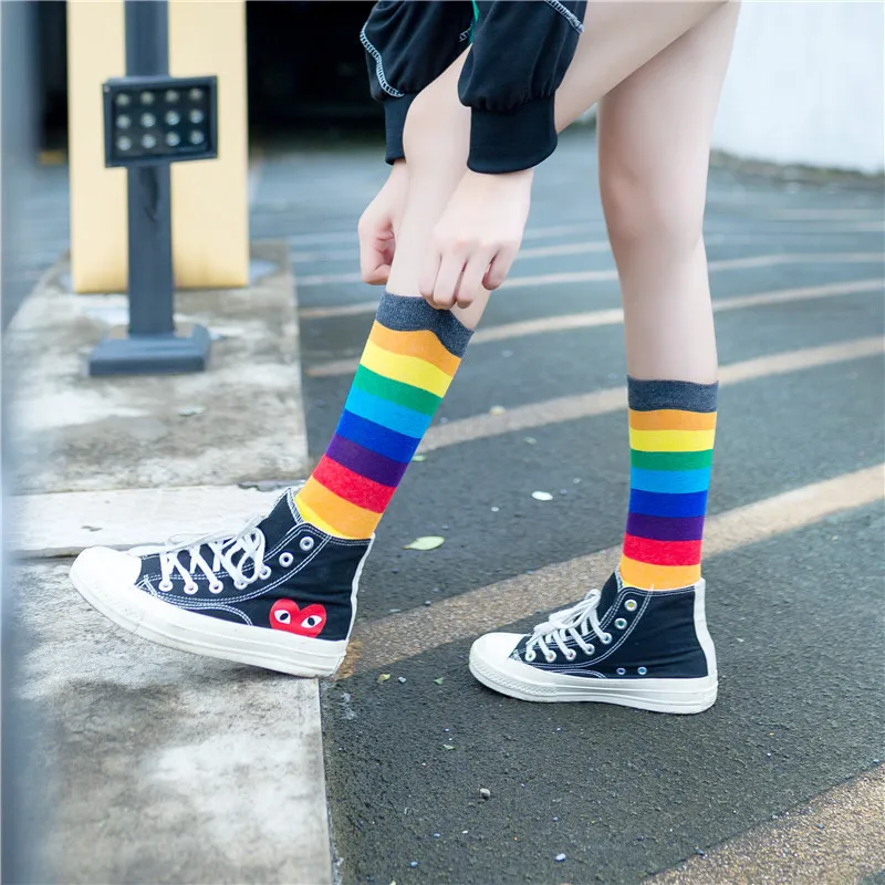 قوس قزح جوارب مخططة ملونة موضة النساء الأوسط أنبوب الجوارب الطويلة العصرية كاندي الألوان تنفس القطن جوارب رياضية غير رسمية جديد #2