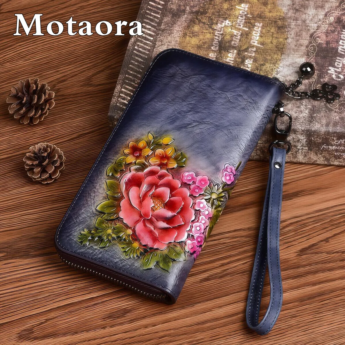 Motaora 2024ใหม่กระเป๋าสตางค์สตรีสไตล์จีนย้อนยุคกระเป๋าซิปยาวหนังแท้ทำด้วยมือลายนูนแนววินเทจกระเป๋าเก็บบัตรคลัทช์