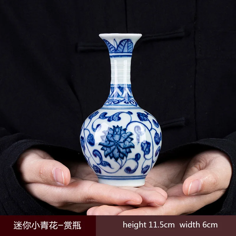 Jingdezhen Hand-painted Porcelain Small Blue And White Porcelain Vase Mini Ornament Special Small Table Decoration
