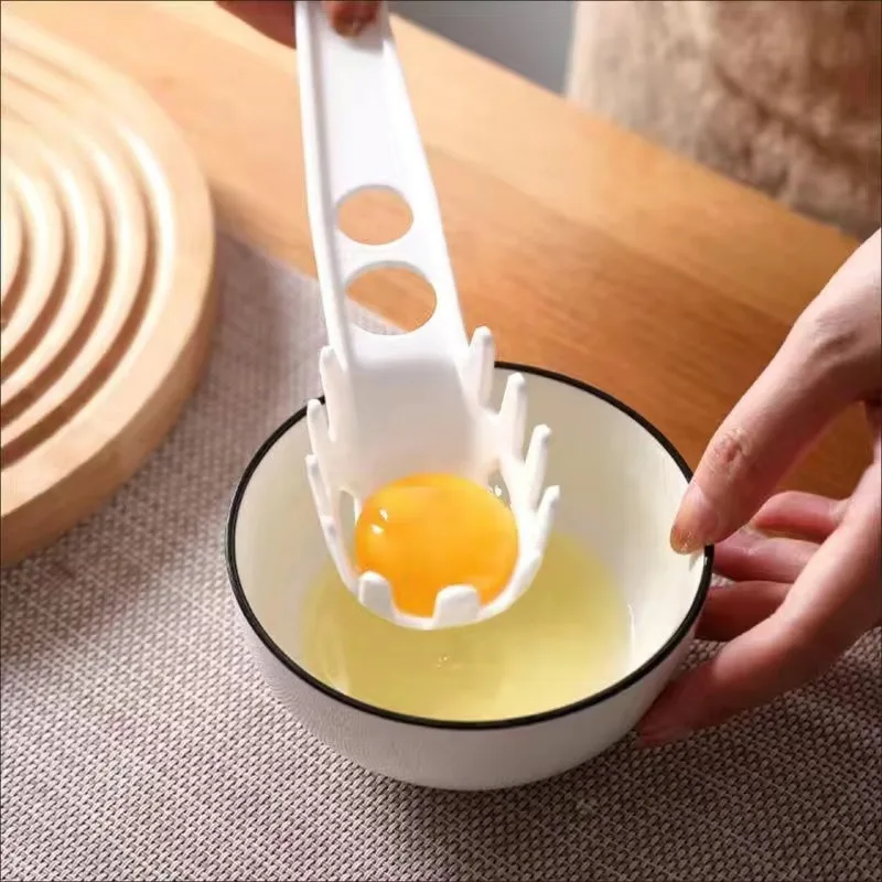 Multifunctional Noodle Spoon with Egg Separator, Slotted Pasta Fork for Cooking , Kitchen Gadget for Boiling Noodles and Eggs