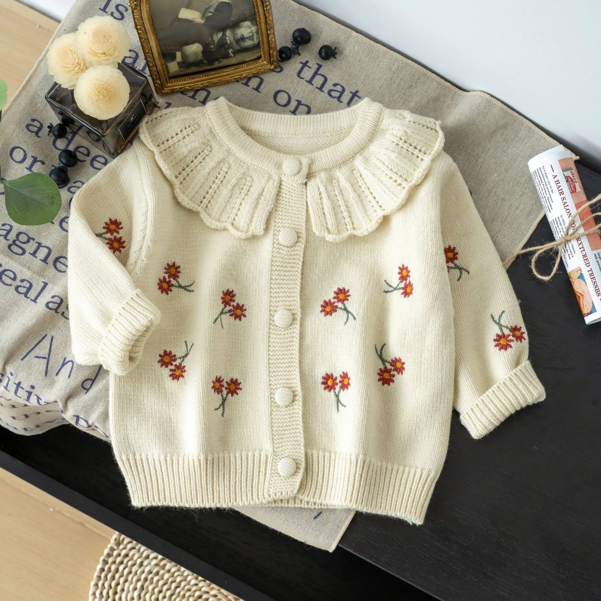 

Girls Embroidered Flower Knitted Sweater Korean Lace Round Neck Simple Casual All-match Cardigan Sweater Trend