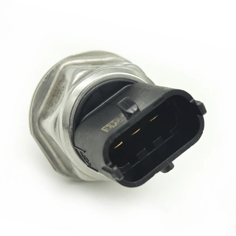 

45PP3-5 45PP35 OriginalFuel Rail Pressure Sensor For Opel Astra J Corsa D 1.7 CDTI 55584473 824002 824026 15282576583C156-A154