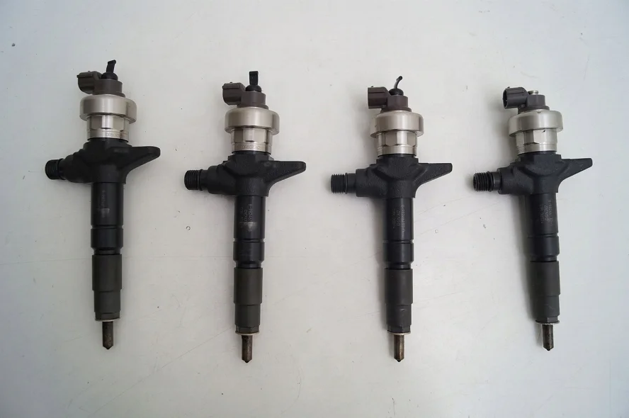 brand new Diesel Engine Parts common rail fuel Injector 095000-8370 8-98119228-1 095000-9940 for Toyota injector diesel