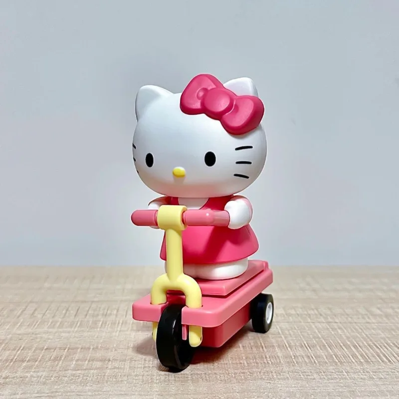 Hello Kitty PVC Anime Model Leuke Scooter Speelgoed Beweegbare Desktop Auto Decor Gift Actiefiguren