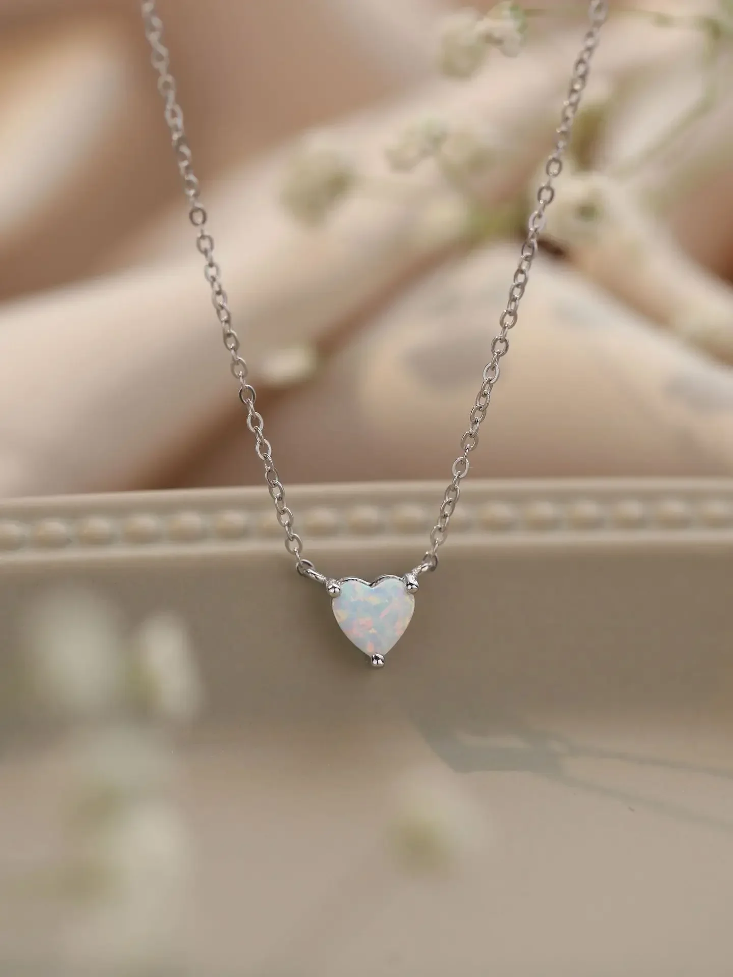 Adorable Pure 925 Silver Men's and Women's Necklace with Peace Heart-shaped Opal Pendant