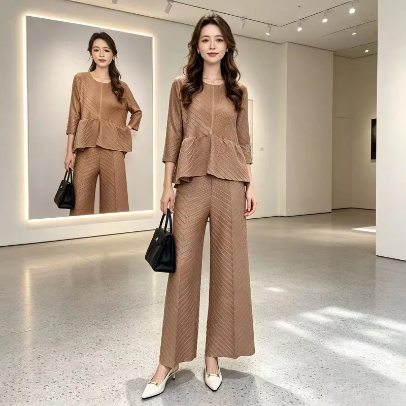 

Miyake Pleated 2026 Set for Women Round Neck Three-Quarter Sleeves Patchwork Top Wide-Leg Straight Pants Casual Two-Piece Pleat