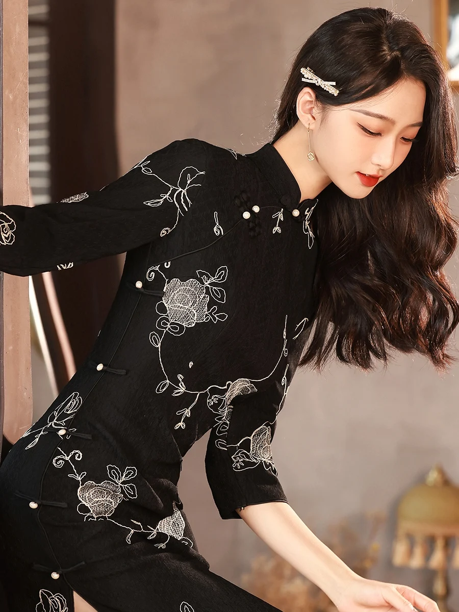 

Young National Fashion Elegant Black Embroidered Composite Cheongsam Autumn New Improved High-Grade Dress