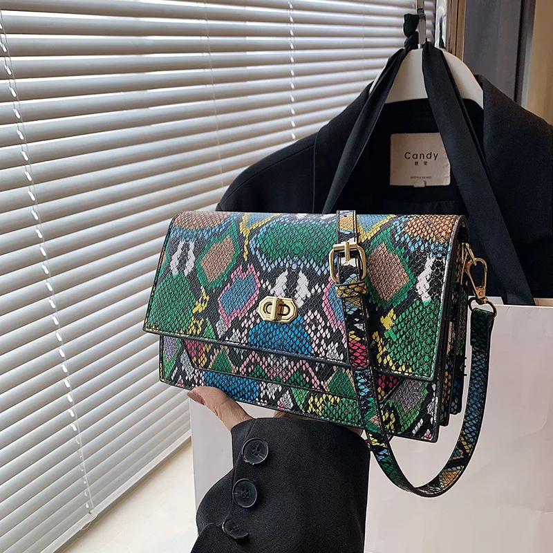 

Serpentine Crossbody Bag for Women Retro Lock Buckle Casual Versatile Purse and Handbag for Women Fashionable Designer Bags Sac