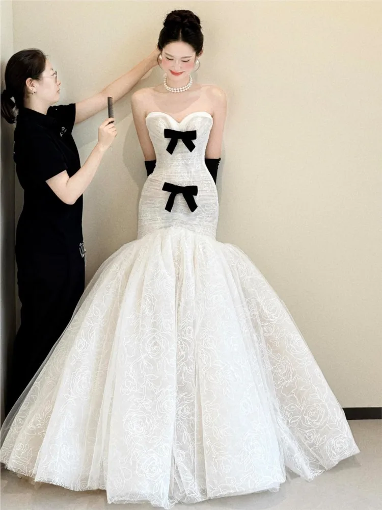 

A new light luxury and niche white strapless dress for morning robes toasting dresses