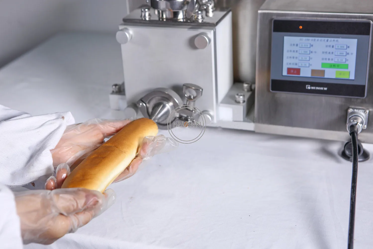 Pneumatic Jam Butter Puff Core Injection Bread Filling Machine Used for Biscuit Bread Pastry with Different Head Options