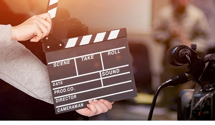Movie Film Clap Board, Hollywood Clapper Board Wooden Director's Film Movie Clapboard Accessory with Black & White, 28x31cm