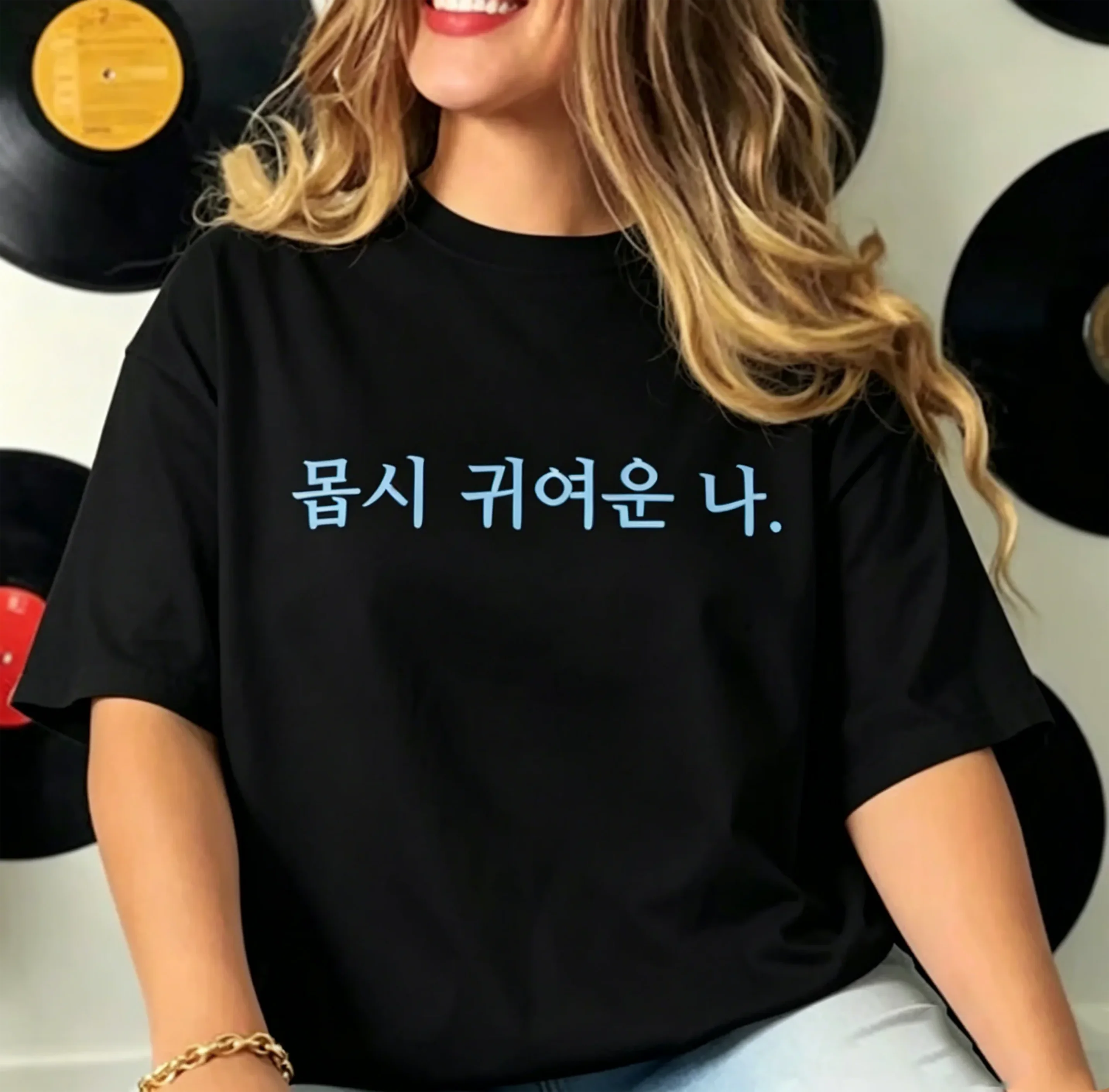 Minimalist Korean Text T-shirt for Women Black Short Sleeve Casual Retro & Versatile Crew Neck Tee with Cute 