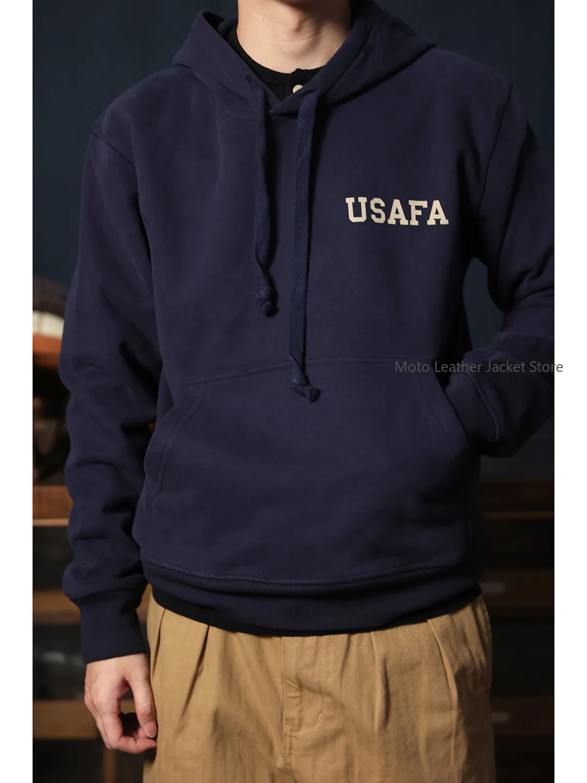 

Толстовка с капюшоном в винтажном стиле милитари с минимальным буквенным принтом, легкий флисовый пуловер-худи