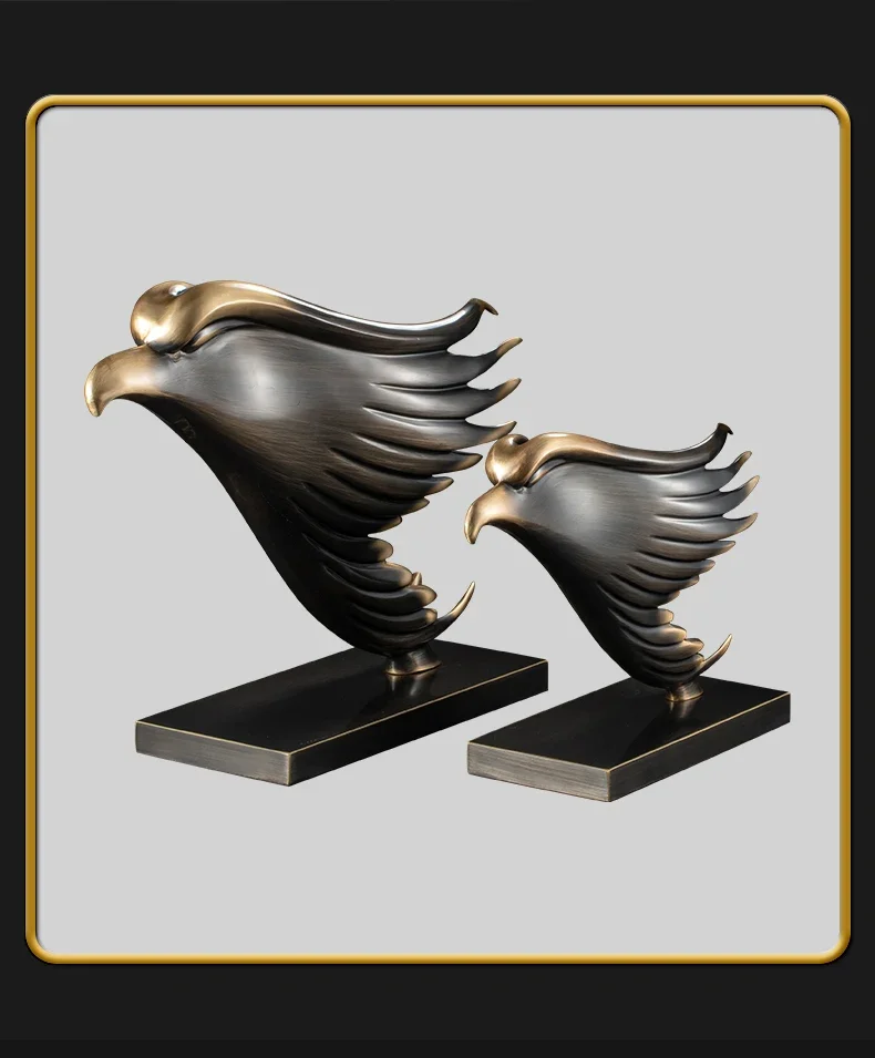 Light luxury high-end brass eagle decoration, living room entrance wine cabinet decoration, office desktop ornament