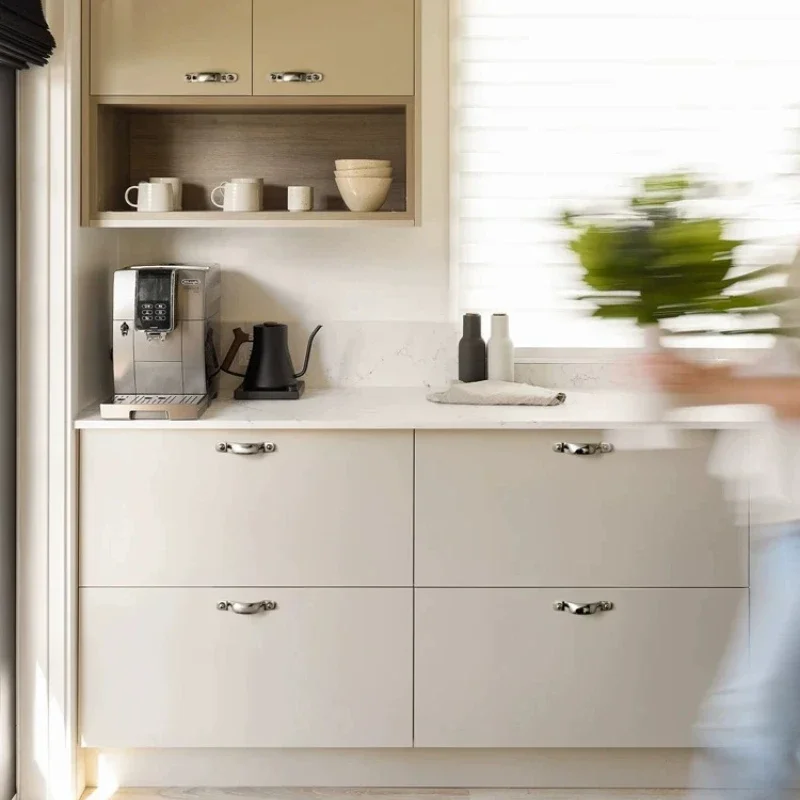 Minimalistische Möbelgriffe aus massivem Messing, hochwertige Titan-Silber-Schrankgriffe, Knöpfe für Schlafzimmer, Kleiderschrank, Küche und Schränke. – Detail 5