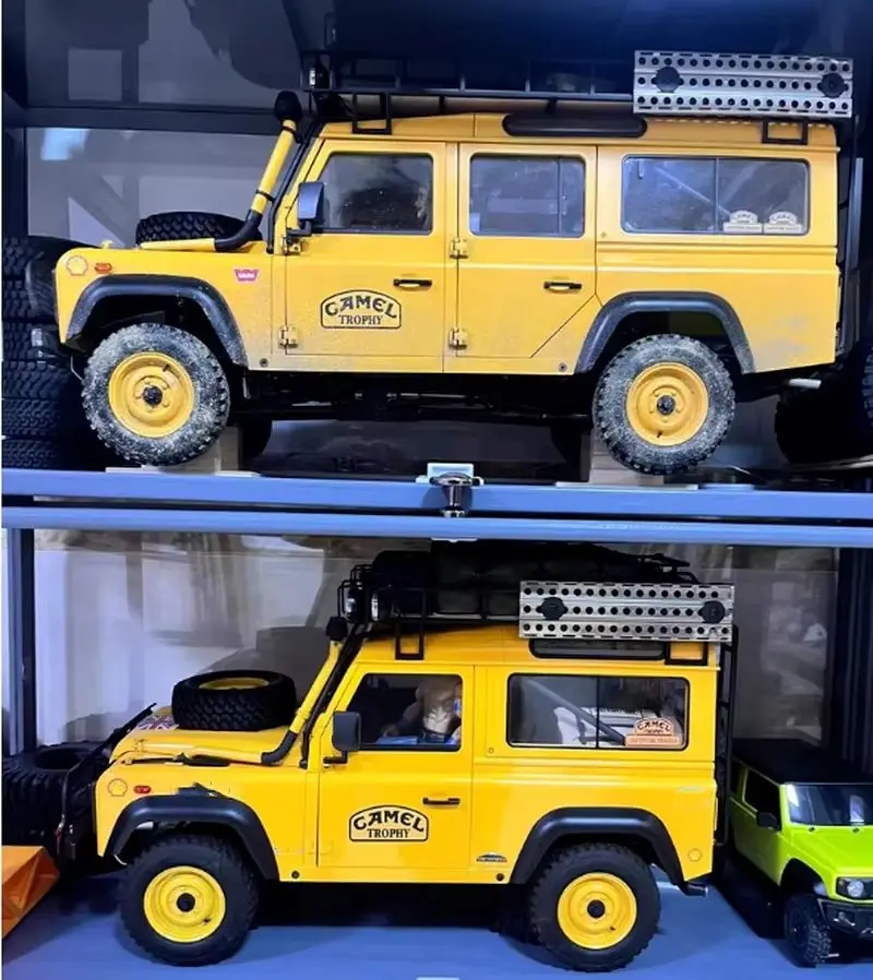 FMS 1/10 FCX10 RC Rock Crawler Camel Trophy Style Electric Simulation Off‑Road Climbing Hobby RC Model Car for Adult Hobbyists