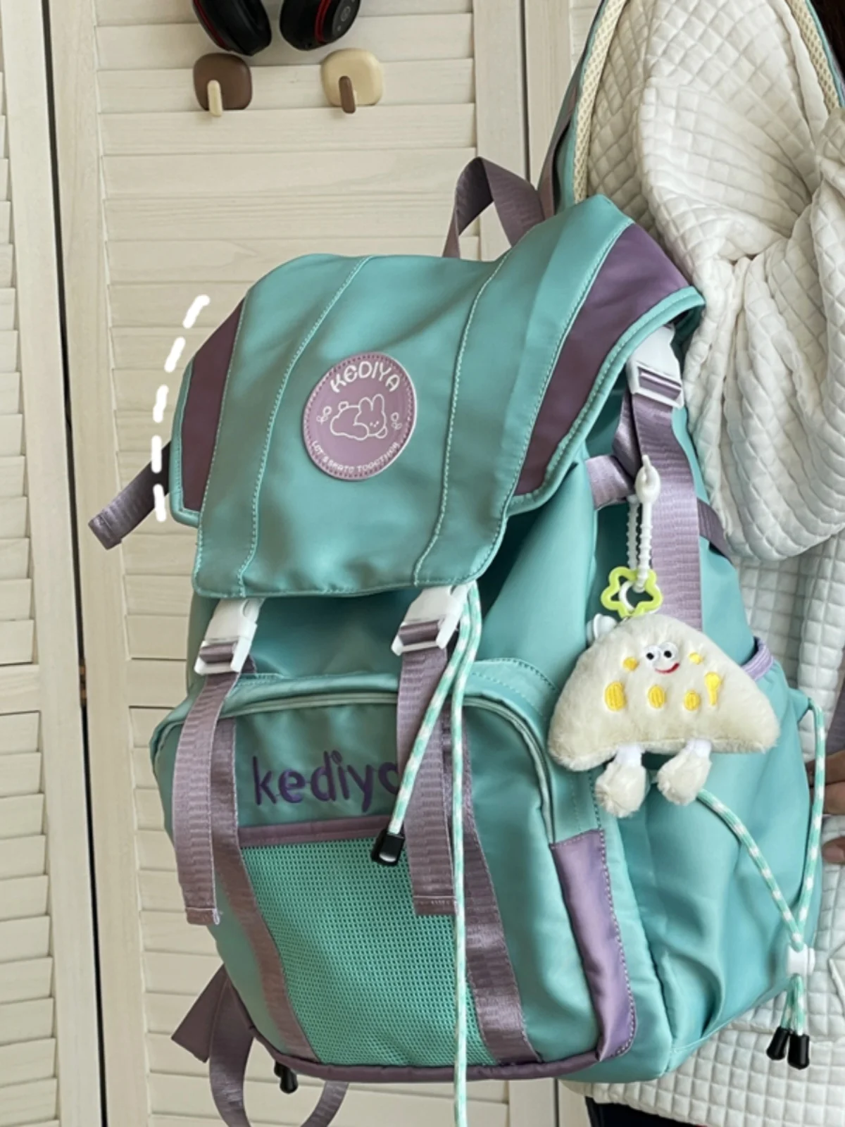 

Junior high school schoolbag, college students ins niche large-capacity backpack, high-value backpack for women