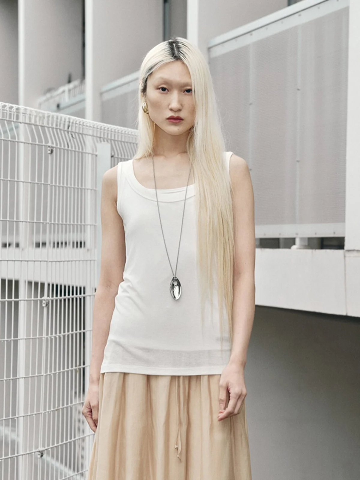 

Новая коллекция летних жилетов REFOUND TEN Label Svel: эксклюзивная модель из магазина GoGoBuyer