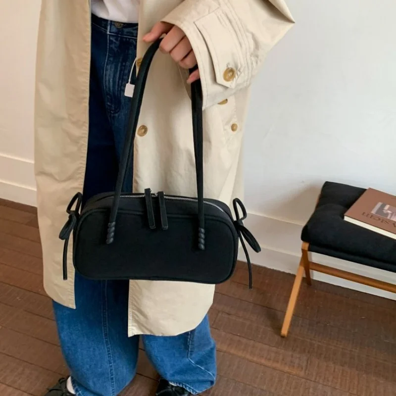 

Ladies Tote Bag Made Of Premium Leather Boasting Casual Simple Vintage And Classic Paris Commuter Vintage Look​
