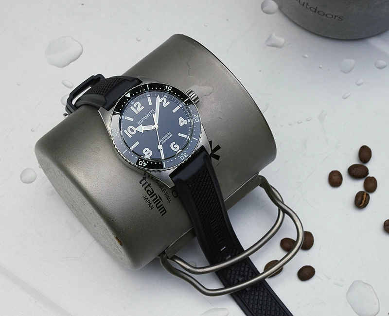 STEELDIVE Men Automatic Watch 39.5mm Mechaical Wristwatch 20ATM Waterproof BGW-9 Luminous NH38 Enamel Dial Ceramic Bezel