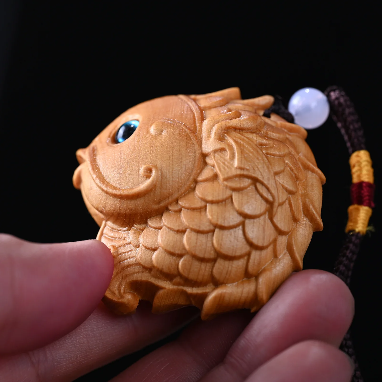 

Solid Wood Carved Fish Figures Ornaments Creative Koi Fish Dragon Pendant Office Desk Decoration Gift Kids Event Souvenirs