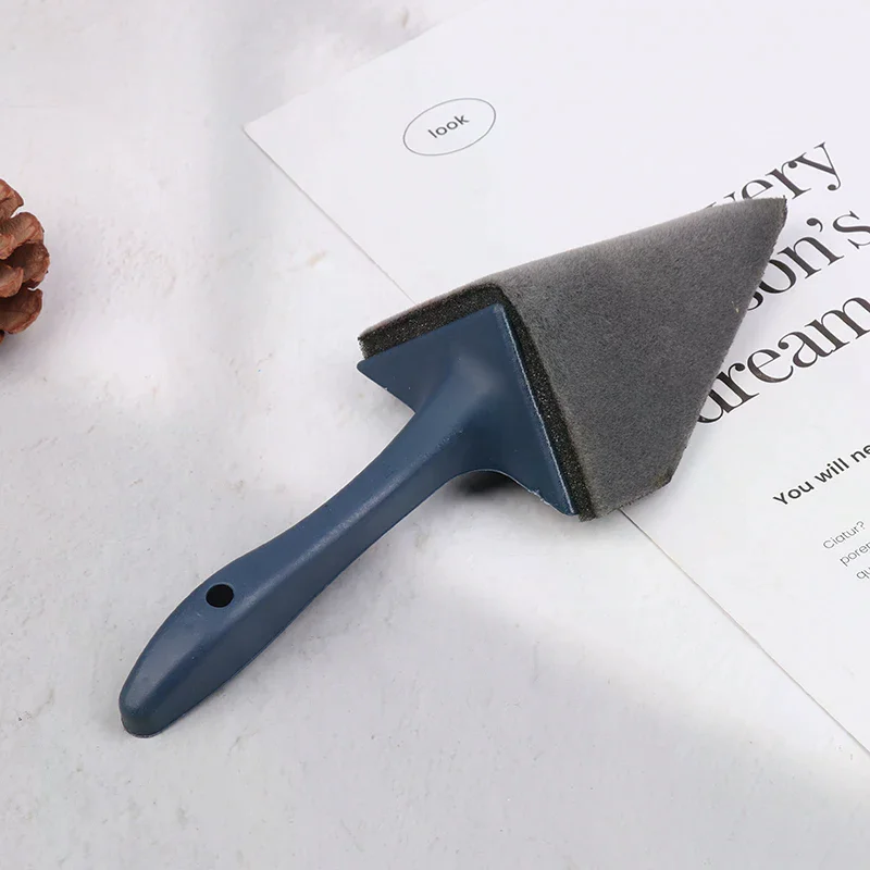 Pincel triangular com cabo de plástico durável, canto multifuncional e pintor para fácil aplicação, 1 peça