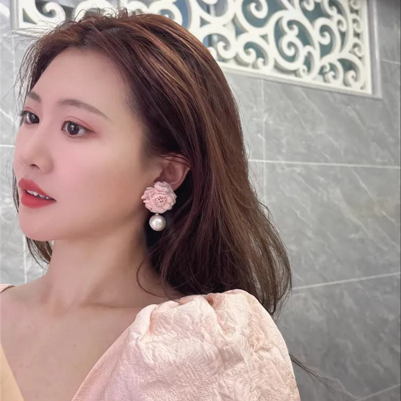 Korean Fashion Fabric Pink Flower Pendant Earrings For Women Romantic Sweet Flower Pearl Stud Earrings Wedding Party Jewelry