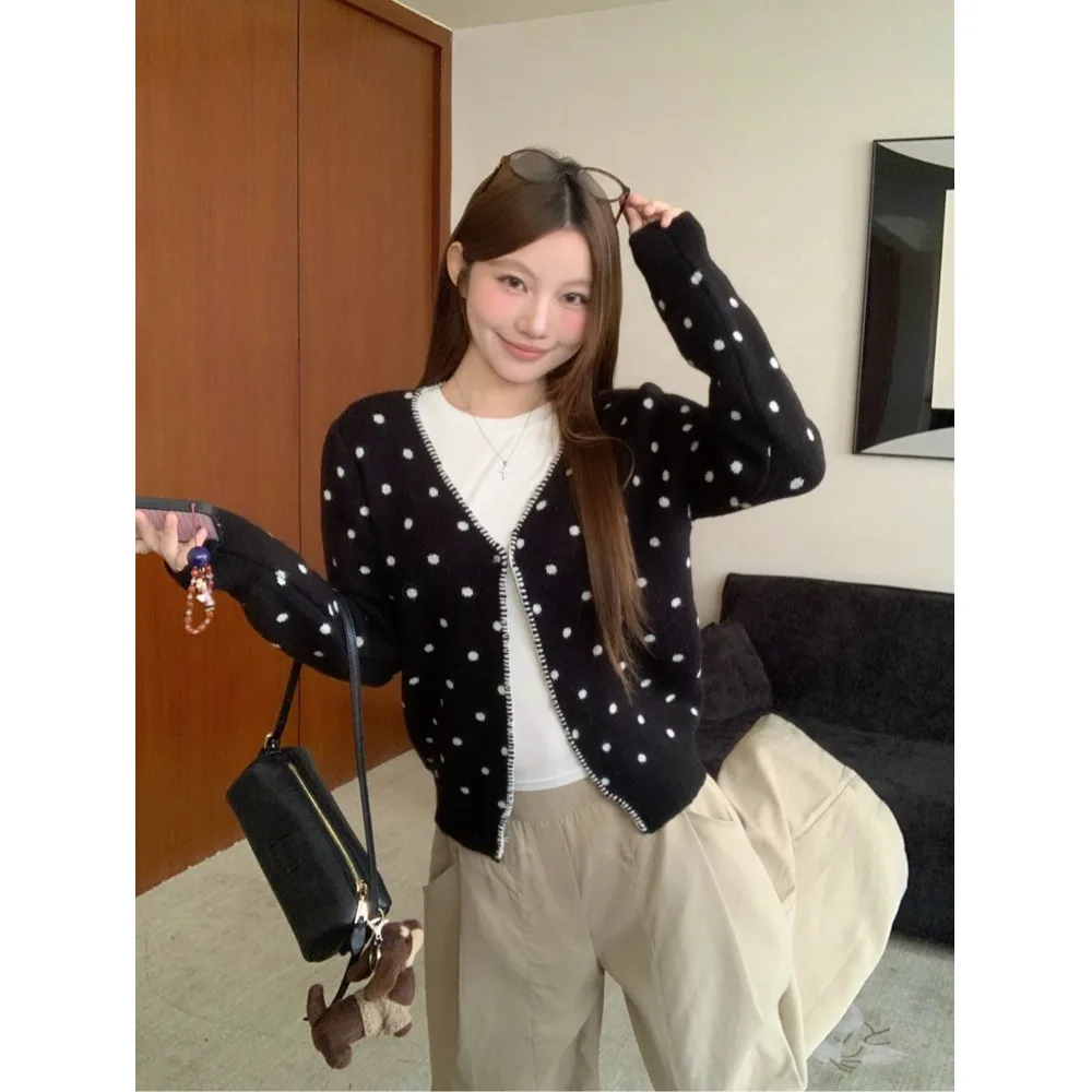 

Slim Fit Long Sve V Ne Polka Dot Knitted Sweater Women's Winter Faion Cardigan Design Versatile Ele Body a