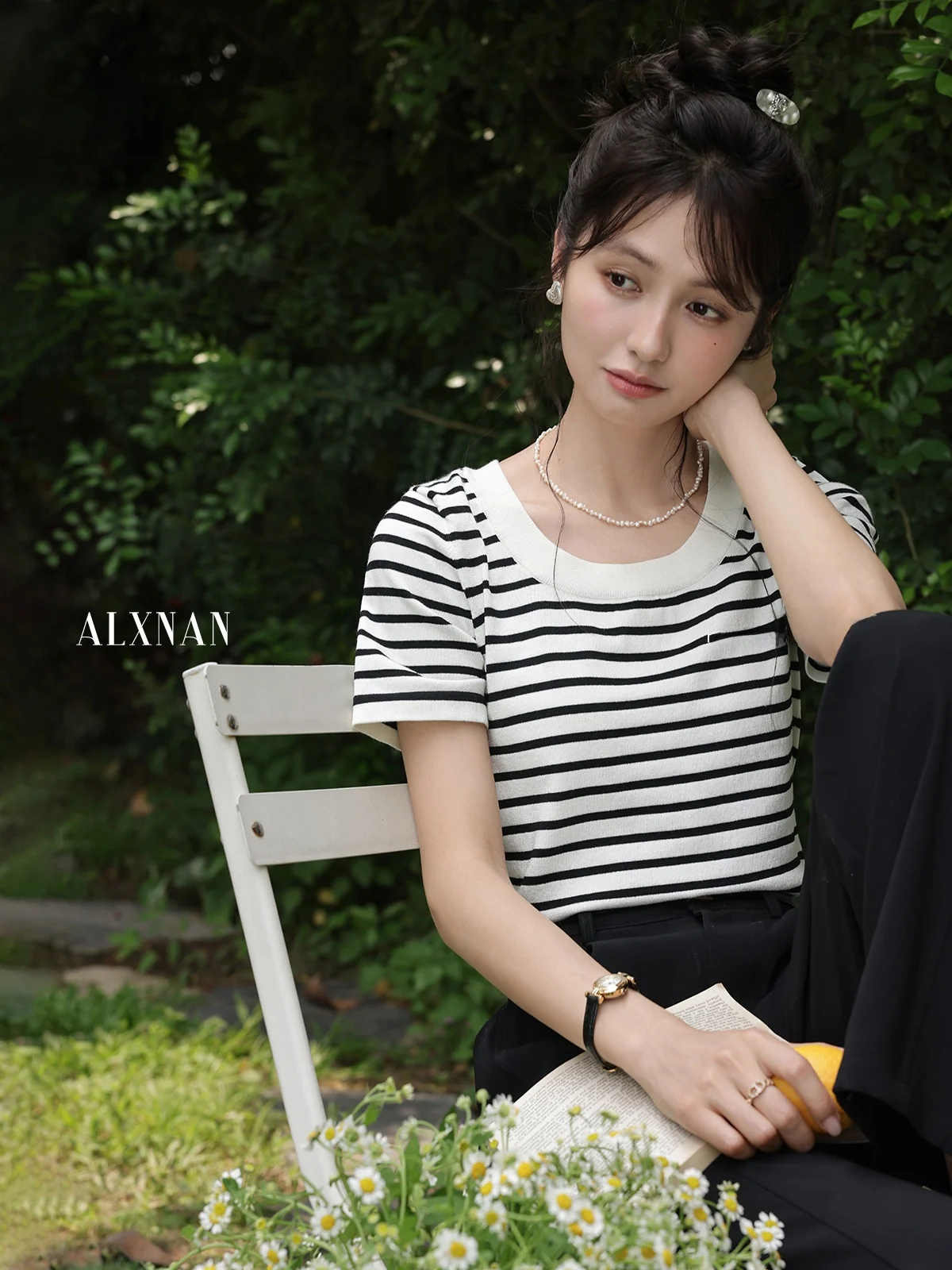 

Slimming Effect Loose Fit ort Sve round Ne T-irt Women's Summer New Sle Versatile Bla White Striped Casual Top