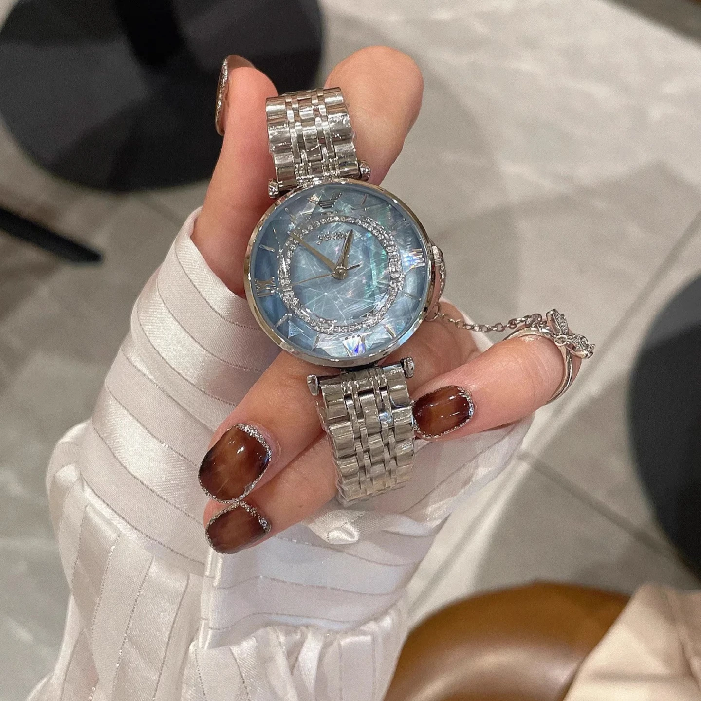 Elegant Blue Casual Fashion Women's Watch Distinctive Luxury Quartz Women's Watch Daily easy to match Advanced Watch