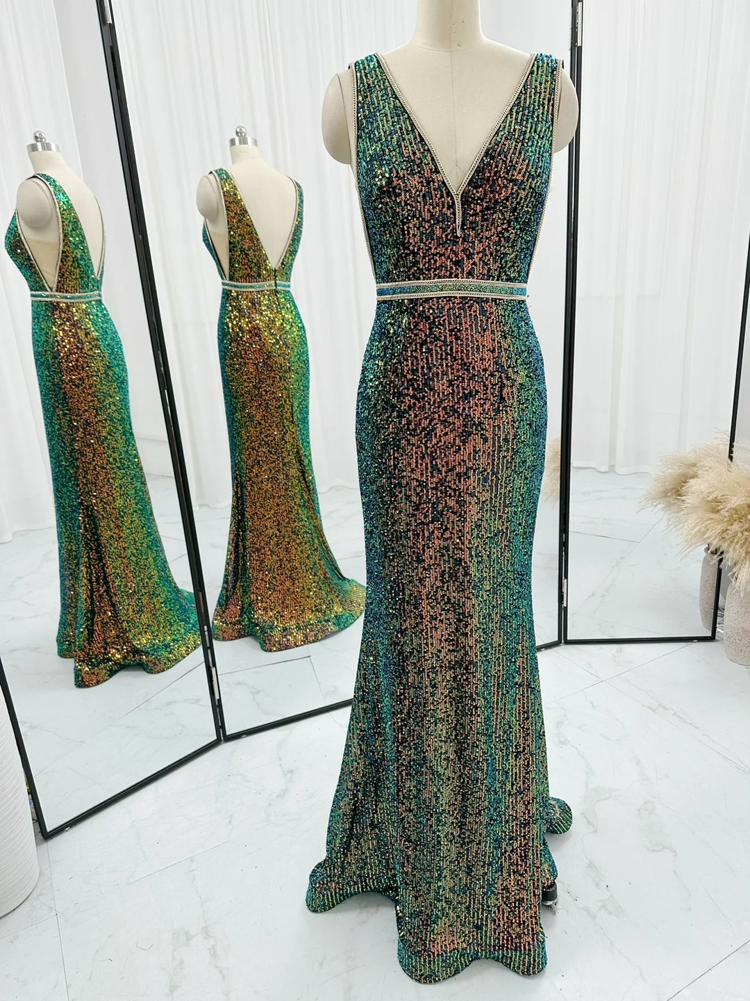 Gradient Green High -End Celebrity Celebrity Mermaid Sequenant V Sectional Dress Dress M1134