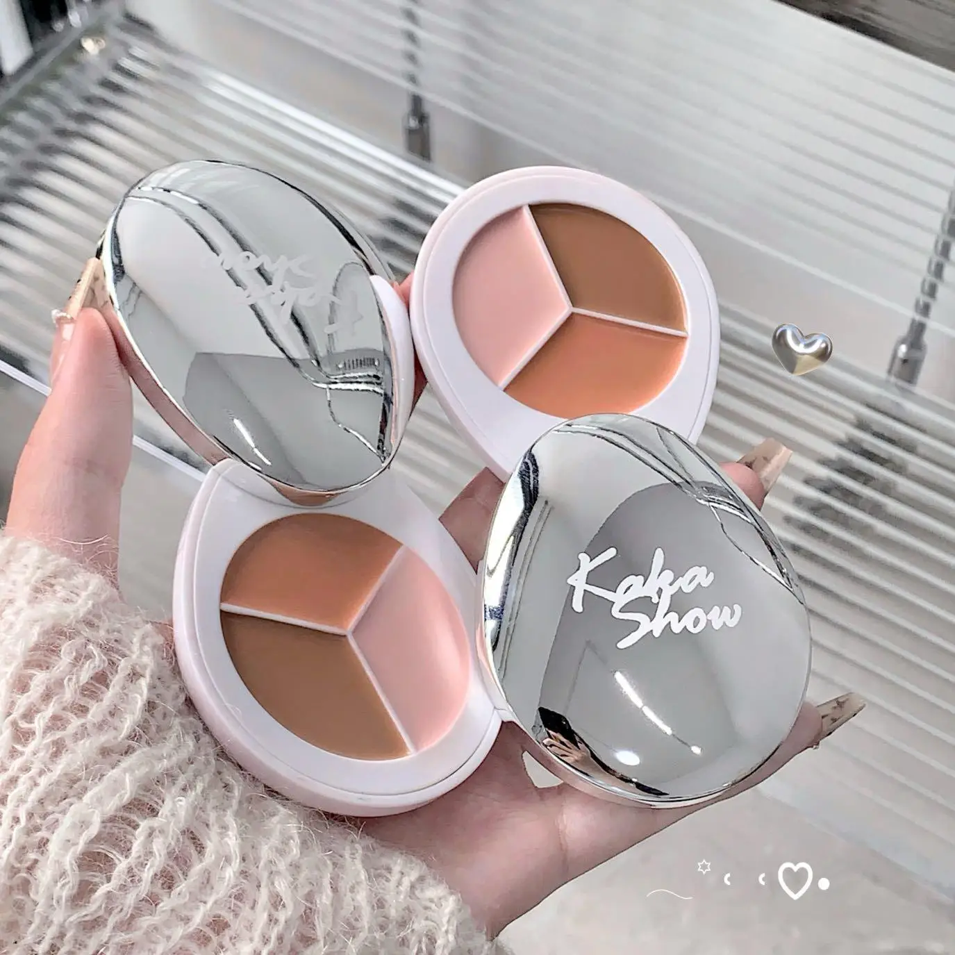 カカショー 3色コンシーラークリーム ナチュラルモイスチャライジング ダークサークル＆ニキビ跡カバー フェイシャルブライトニングクリーム