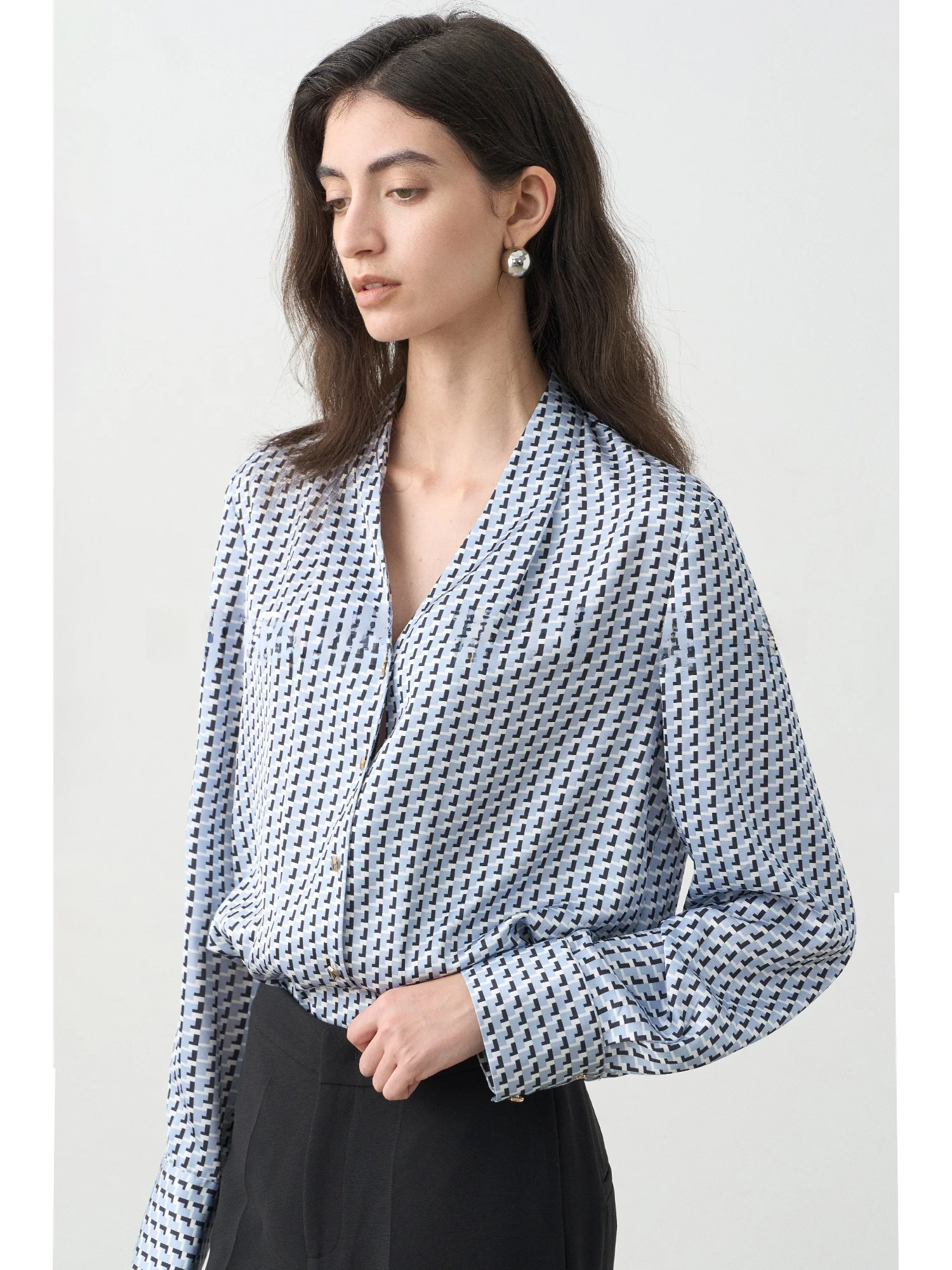 

USEEN Profional Geometric Print Long Sve V-Ne irt Skin-Friendly Retro Sle Commute Faion Women's Blouse