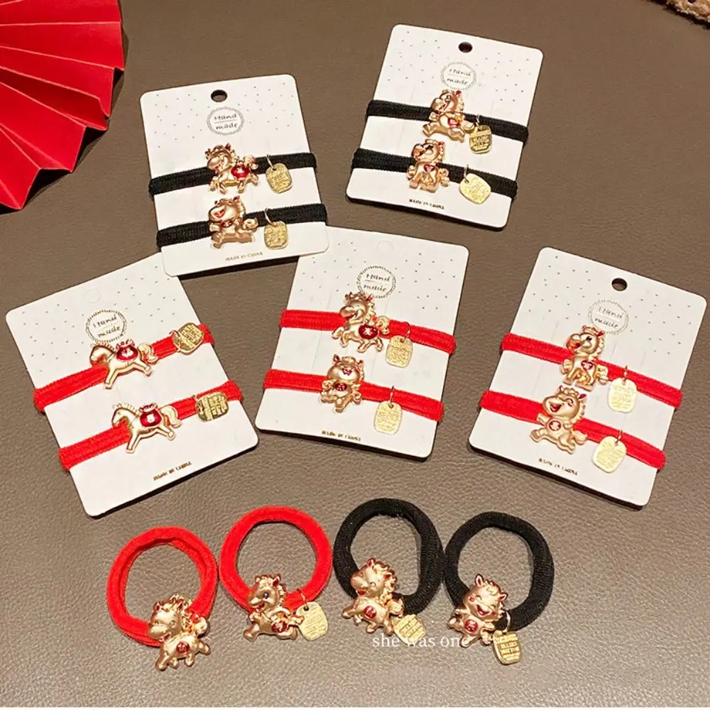 لطيف حبل أحمر السنة الجديدة الشعر الأحمر حبل سبيكة 2026 الحصان سنة الشعر الدائري النمط الصيني زودياك سنة الحصان العام شريط مطاطي الاطفال
