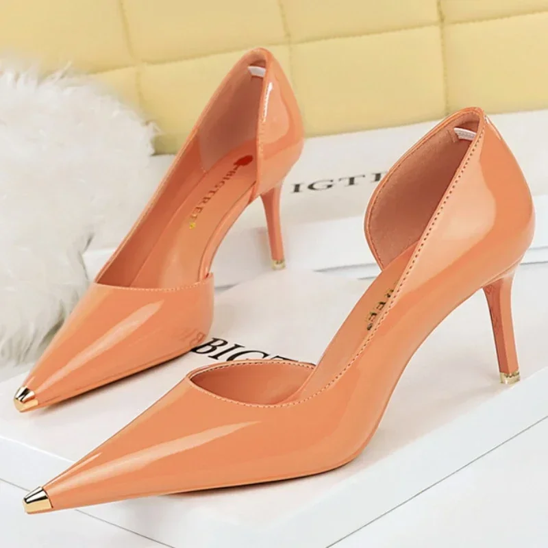 Women 7cm 10.5cm High Heels Classic Glossy Leather Designer Pumps Lady Metal Cap Toe Kitten Low Heels Office Orange Red Shoes