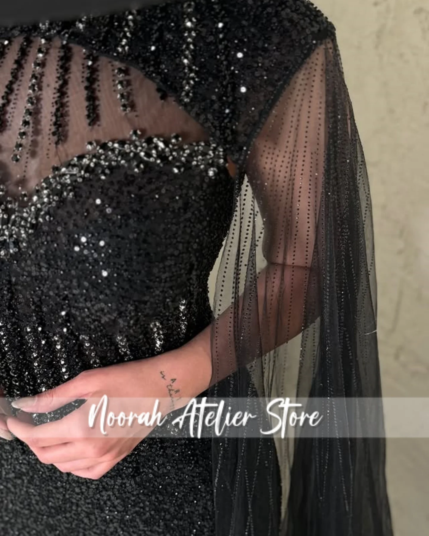 فساتين سهرة فاخرة باللون الأسود اللامع H N 2025 تول بأكمام طويلة للنساء في دبي فستان المشاهير فستان حفلات مخصص