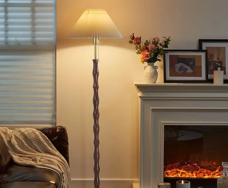 American retro floor lamp medieval log color bedroom bedside vertical desk lamp living room sofa advanced atmosphere lamp