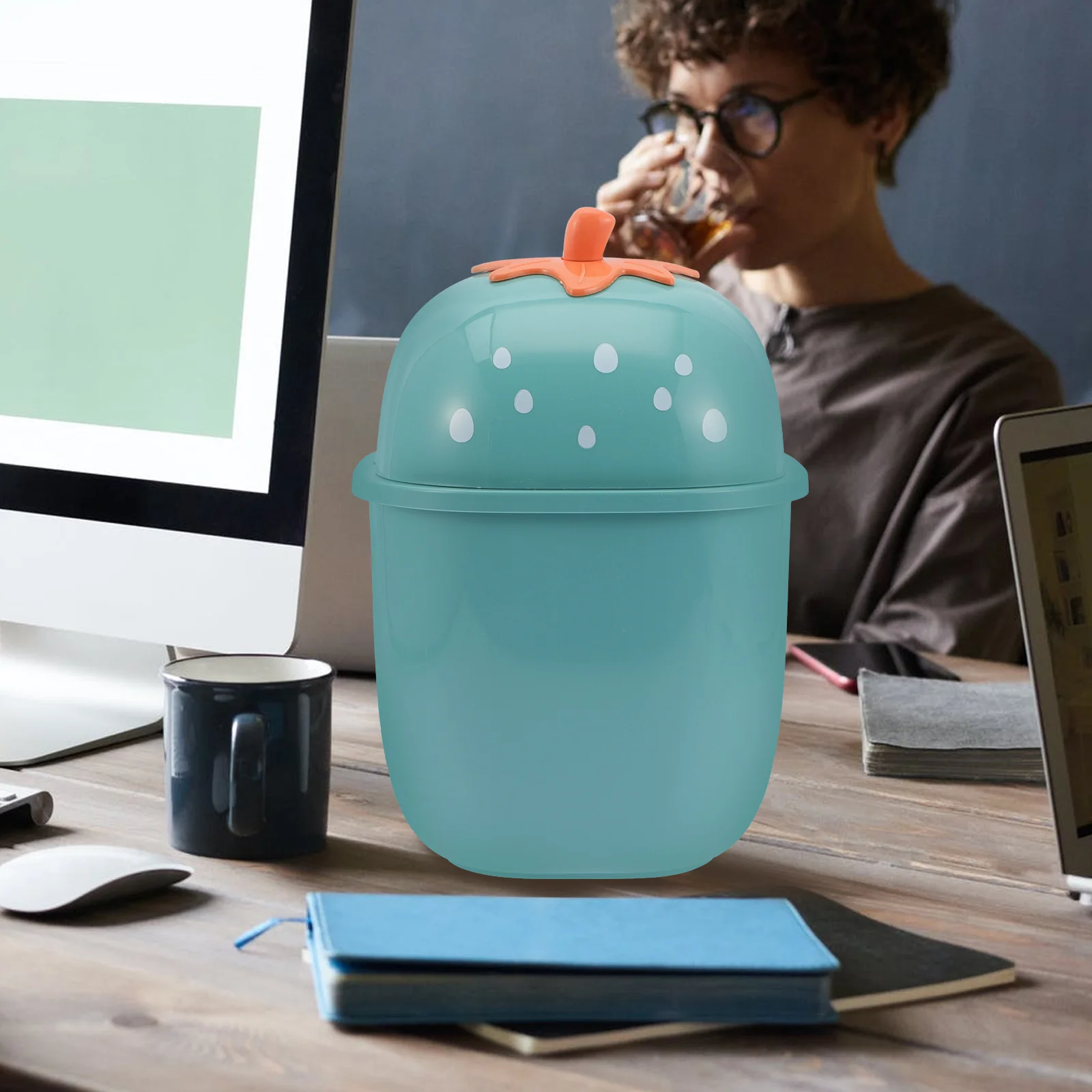 

Mini Flip Lid Trash Bin Plastic Household Garbage Container Desk Waste Bin for Bedroom Kitchen Living Room