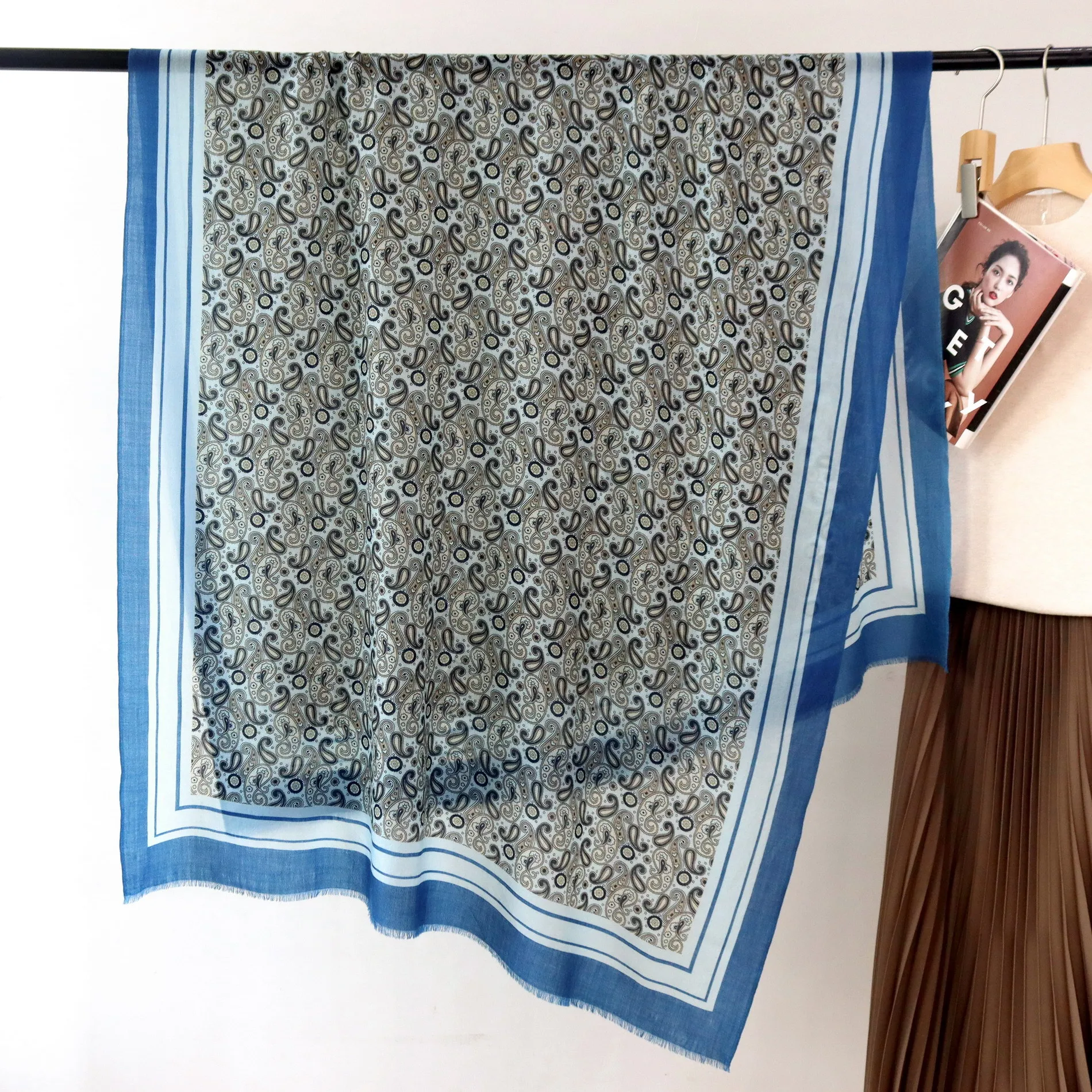 High-end Elegant Women's Exquisite Gorgeous Cashew Print Quality Water-soluble Wool Handmade Fringe Warm Soft Long Scarf Shawl