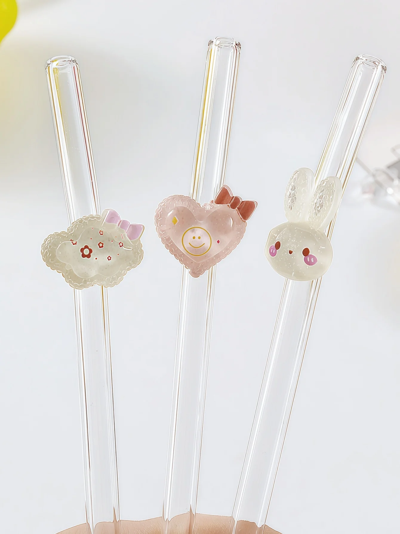 

Cartoon Animal & Cloud Design Glass Straws, Reusable Curved Drinking Straws with Rabbit Heart & Cloud Decor, Kitchen Essential