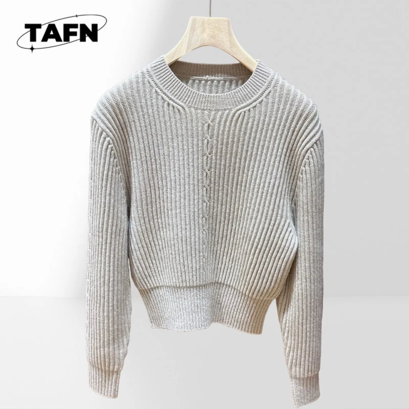 

100% Cashmere Classic Sweater, Soft Wool Blend for Warmth and Comfort Classic Striped Sweater for Women, Bold Pattern AK0928