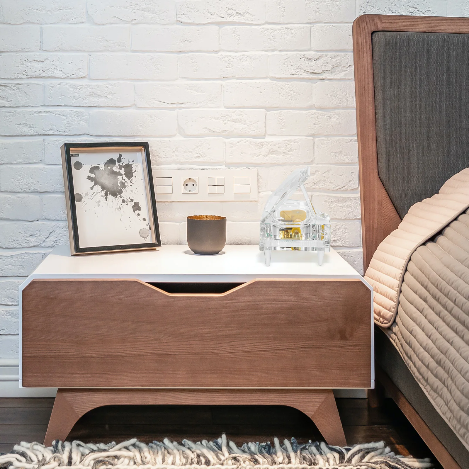 

1 комплект, креативная музыкальная шкатулка в форме пианино, шикарная настольная мелодия, коробка для гостиной, книжного магазина, декор для спальни, детская концентрация