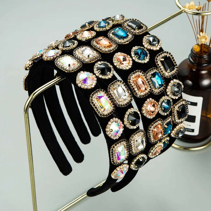 

Ins Korean Vintage Baroque Thin Edge Black Flannel Headband Women's Glass Diamond Bee Headband