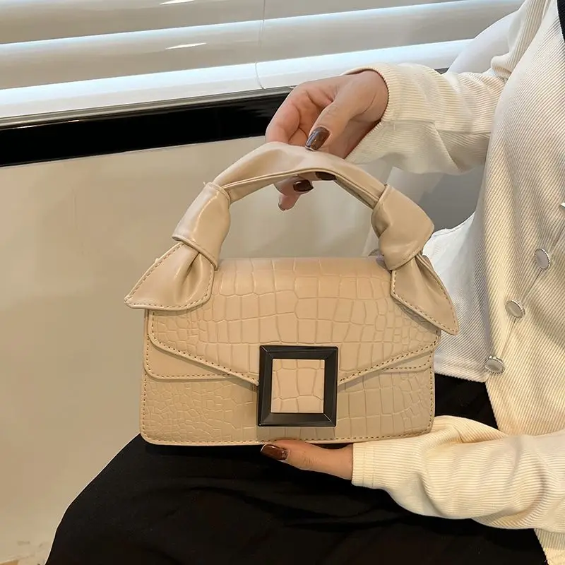 

Модная нишевая коллекция 2026: Новая универсальная высококачественная женская сумка-мессенджер в зарубежном стиле с каменным узором, хит продаж