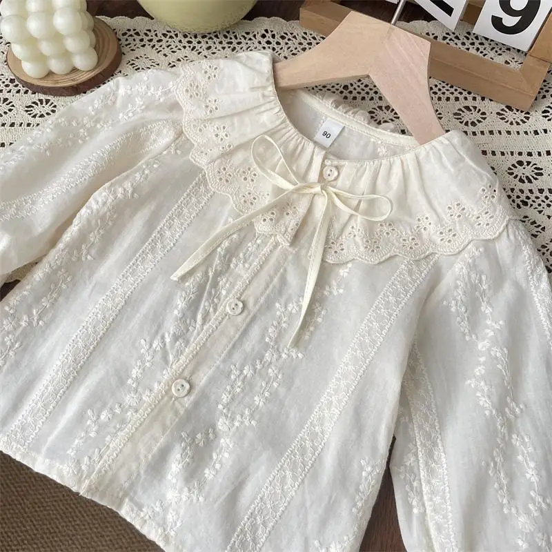 Kids Gilrs Lace Blouses 2024 New Baby Girls Cute Beige Undershirts Spring Autumn Tthin Tops Peter Pan Collar Princess Tops