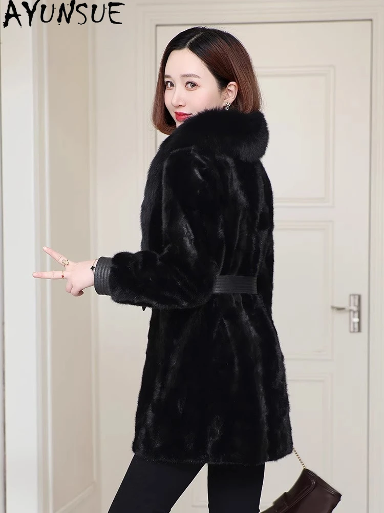 معطف فرو المنك الحقيقي من AYUNSUE ملابس شتوية للنساء معاطف نسائية متوسطة الطول سترة من الفرو الحقيقي بياقة من فرو الثعلب الدافئ حزام Paulzt Жengarško