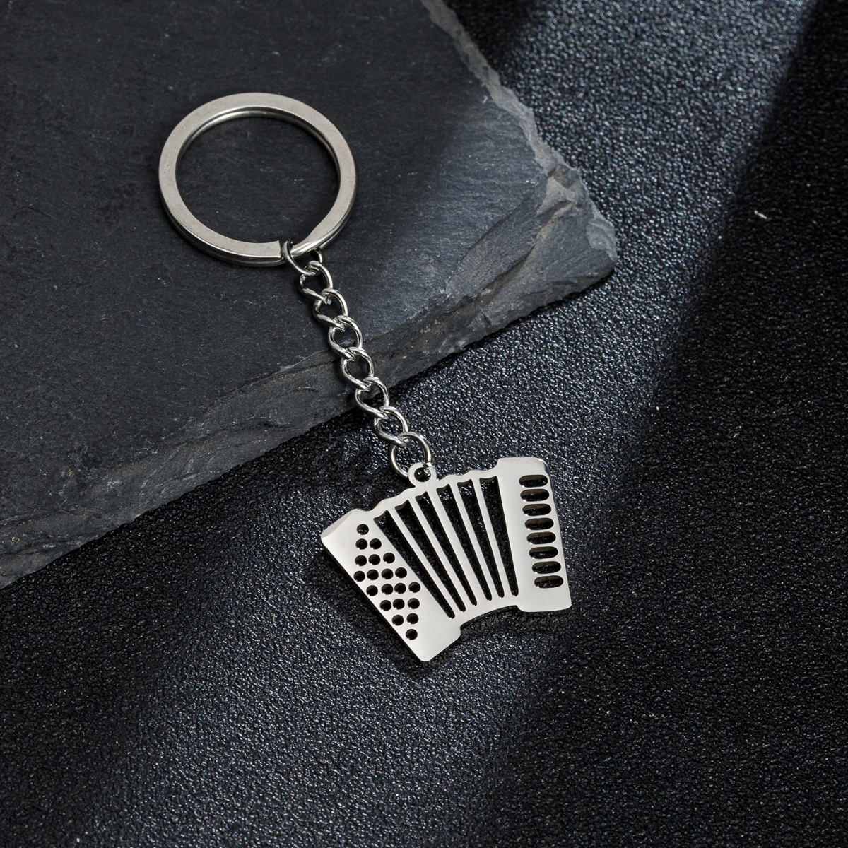 1PC Stainless Steel Elegant accordion art pendant keychain music instrument key chains jewelry music lovers Christmas gift