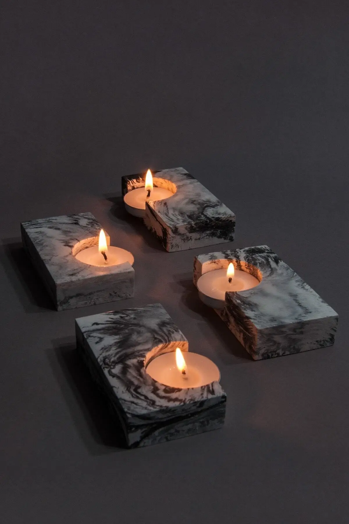 

2022 Handmade Candlestick Half Moon Black and White Marble Patterned Concrete Candle Holder Set of Four